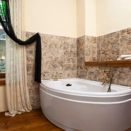 Hotel Althea Mansion 3*